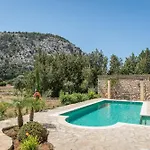 别墅 Llenyater By Mainvillas Less Than 1km From The Center Of 波连斯萨