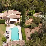 别墅 Llenyater By Mainvillas Less Than 1km From The Center Of 波连斯萨