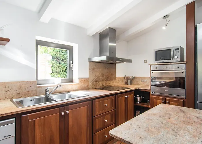 Llenyater By Mainvillas Less Than 1km From The Center Of Villa